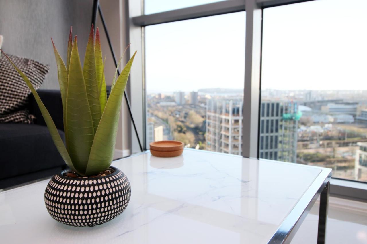 The Skyline - Luxury City Centre Flat With Designated Parking Κάρντιφ Εξωτερικό φωτογραφία