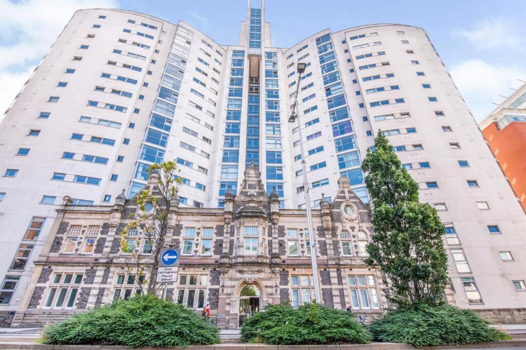 The Skyline - Luxury City Centre Flat With Designated Parking Κάρντιφ Εξωτερικό φωτογραφία